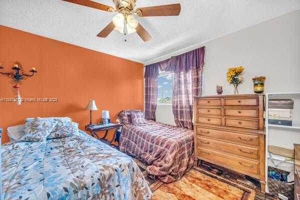 Small Image of 6326 NW 170th Terrace, Hialeah, FL 33015, USA Number 19