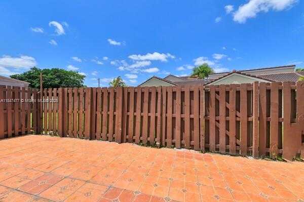 Small Image of 6326 NW 170th Terrace, Hialeah, FL 33015, USA Number 20