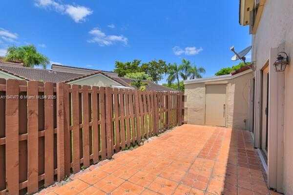 Small Image of 6326 NW 170th Terrace, Hialeah, FL 33015, USA Number 23