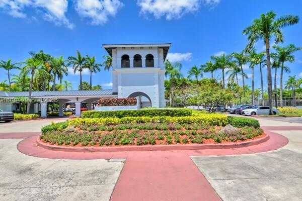 Small Image of 6326 NW 170th Terrace, Hialeah, FL 33015, USA Number 28