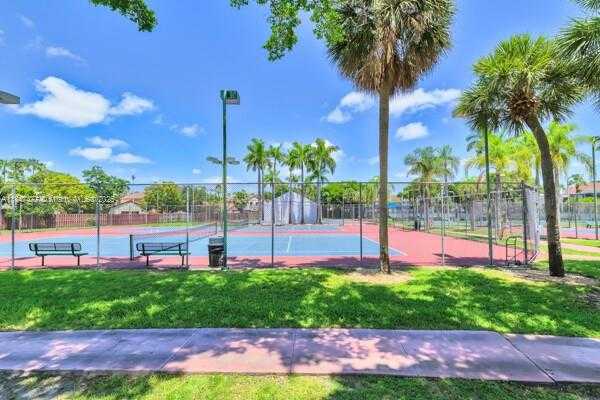 Small Image of 6326 NW 170th Terrace, Hialeah, FL 33015, USA Number 29