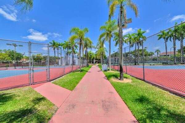 Small Image of 6326 NW 170th Terrace, Hialeah, FL 33015, USA Number 30