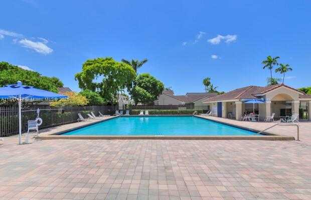 Small Image of 6326 NW 170th Terrace, Hialeah, FL 33015, USA Number 32