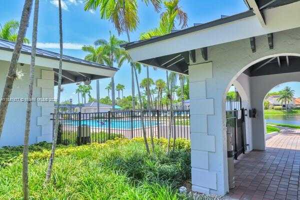 Small Image of 6326 NW 170th Terrace, Hialeah, FL 33015, USA Number 34