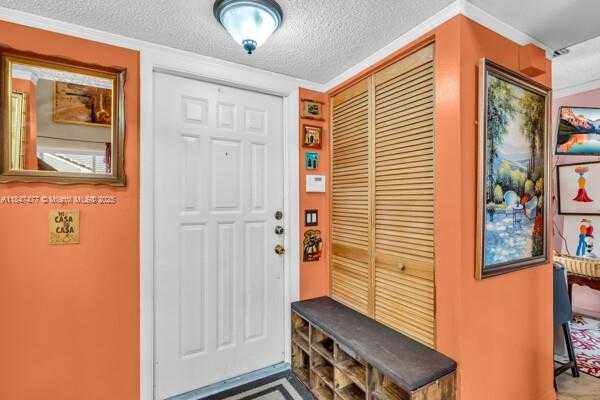 Small Image of 6326 NW 170th Terrace, Hialeah, FL 33015, USA Number 6