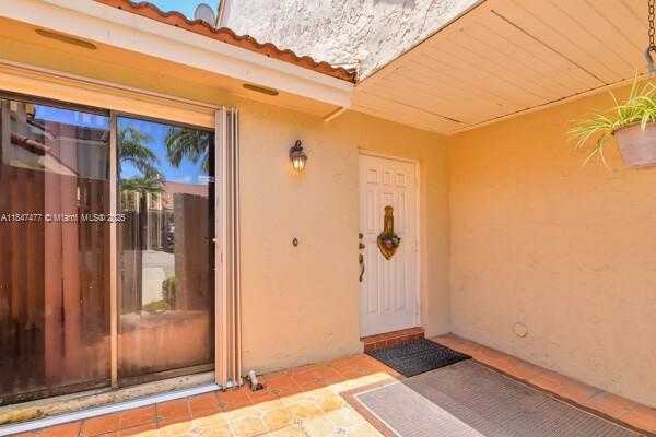 Small Image of 6326 NW 170th Terrace, Hialeah, FL 33015, USA Number 7