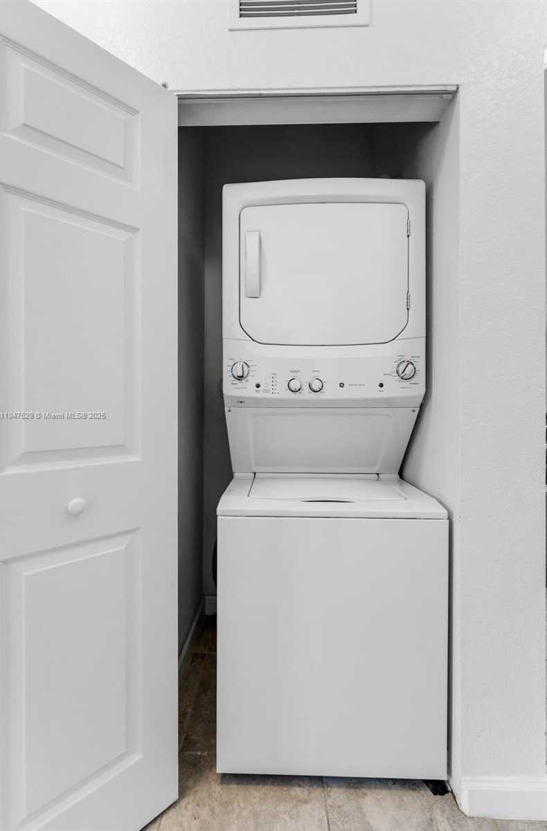 Small Image of 134 SOUTH EAST 28TH TER #10, Homestead Number 15