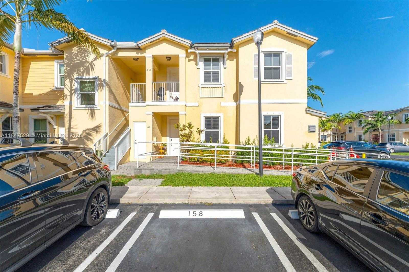 Small Image of 134 SOUTH EAST 28TH TER #10, Homestead Number 17