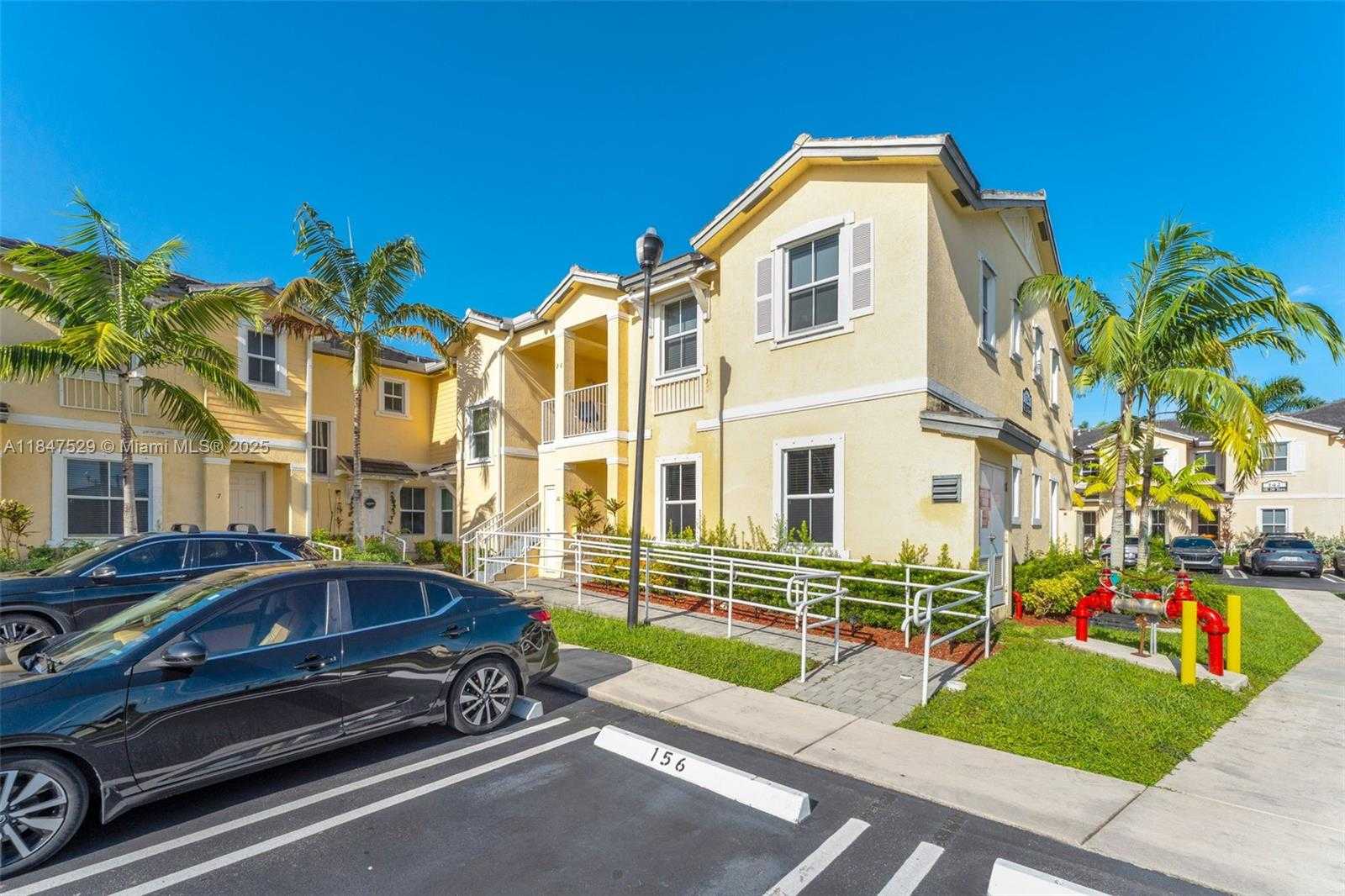 Small Image of 134 SOUTH EAST 28TH TER #10, Homestead Number 18