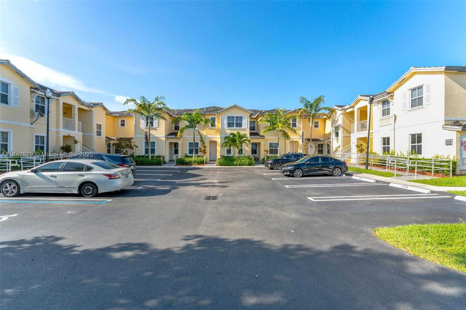 Small Image of 134 SOUTH EAST 28TH TER #10, Homestead Number 19