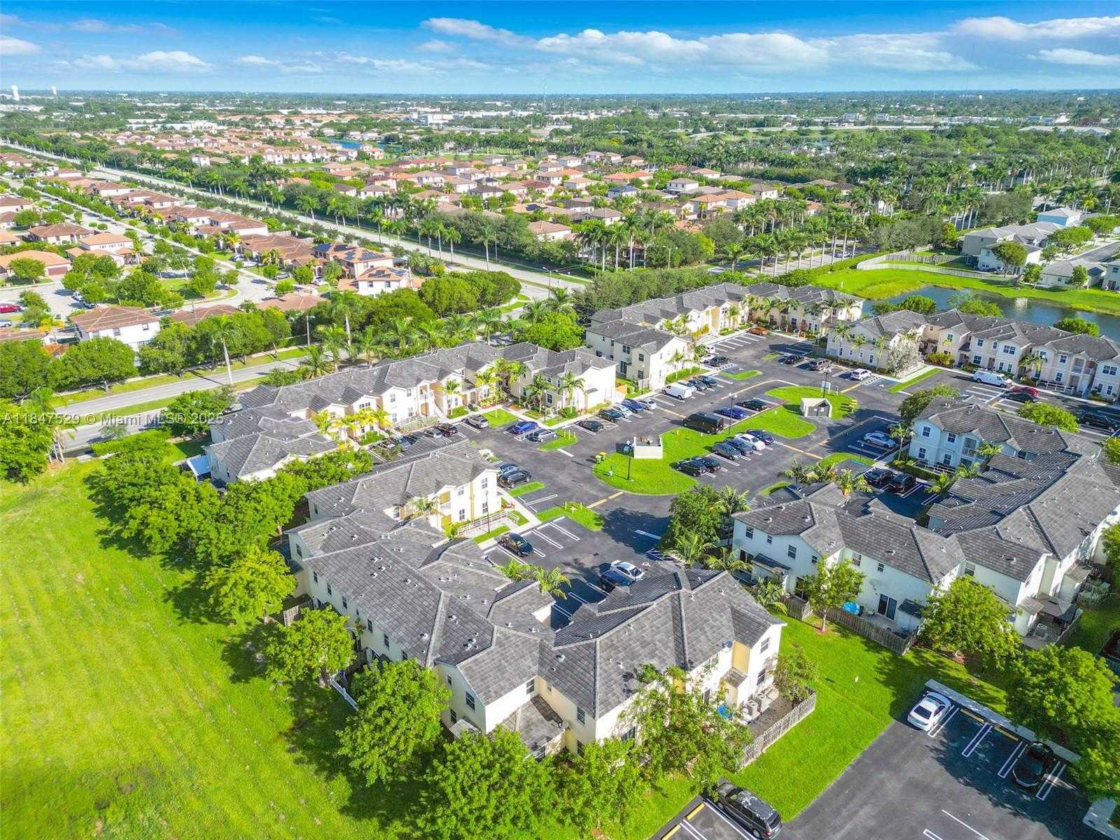 Small Image of 134 SOUTH EAST 28TH TER #10, Homestead Number 21