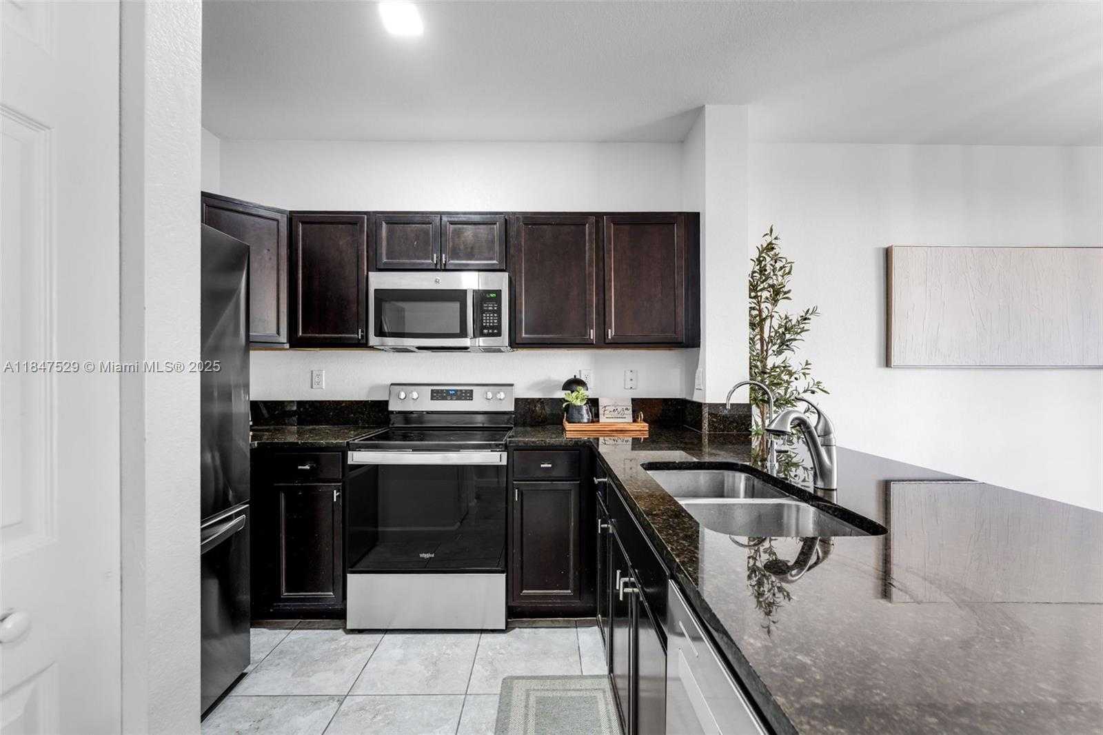 Small Image of 134 SOUTH EAST 28TH TER #10, Homestead Number 6