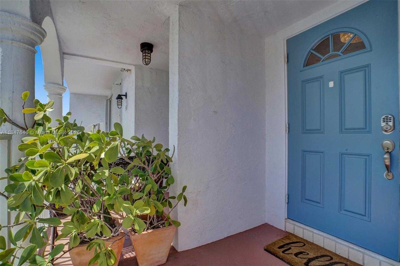 Small Image of 345 VIRGINIA ST, Hollywood Number 2