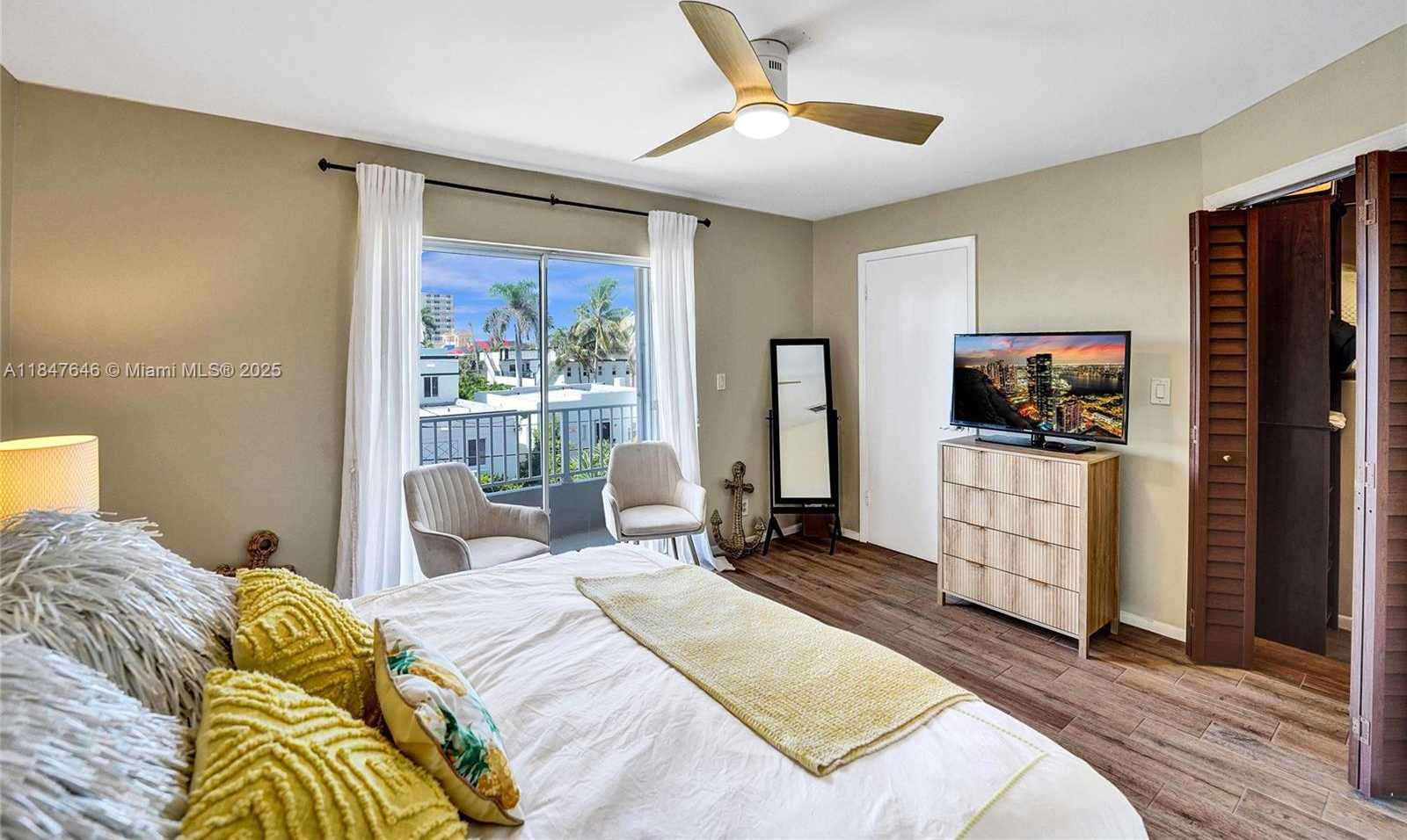 Small Image of 345 VIRGINIA ST, Hollywood Number 25