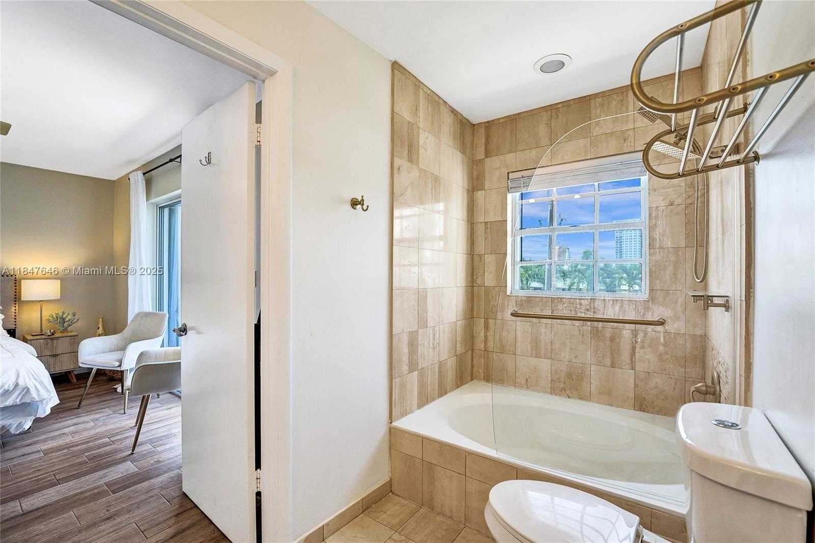 Small Image of 345 VIRGINIA ST, Hollywood Number 29