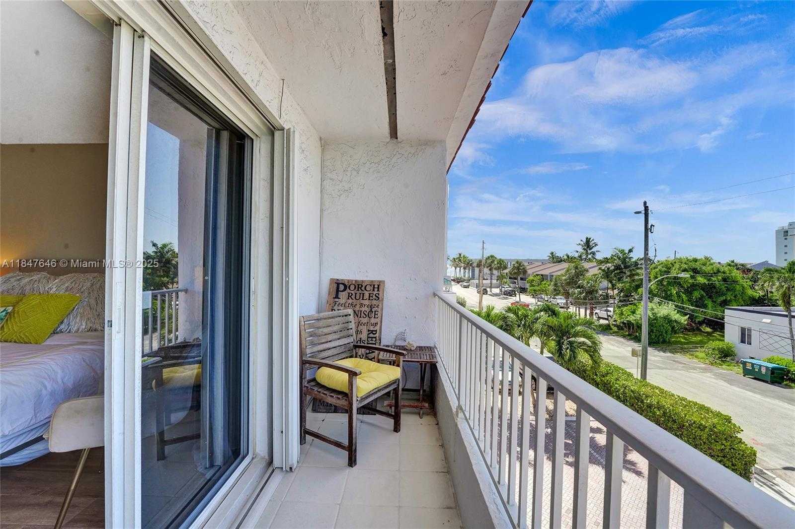Small Image of 345 VIRGINIA ST, Hollywood Number 31