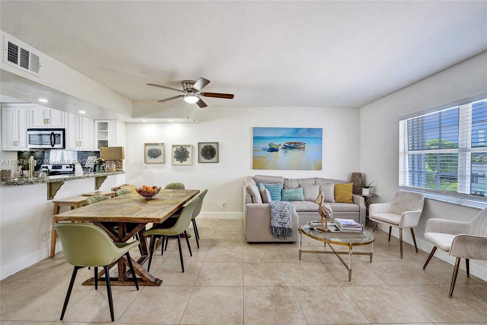 Small Image of 345 VIRGINIA ST, Hollywood Number 4