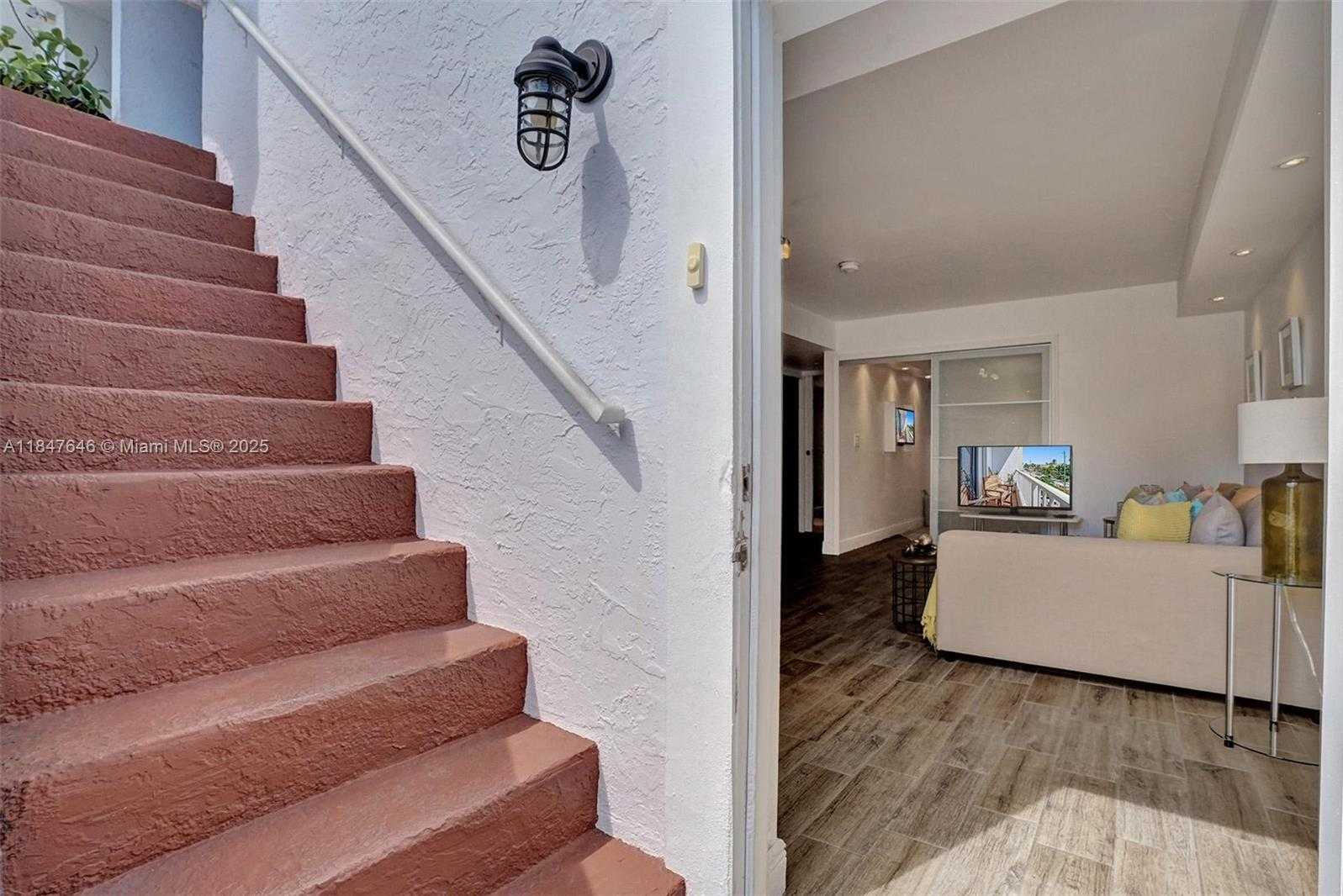 Small Image of 345 VIRGINIA ST, Hollywood Number 42
