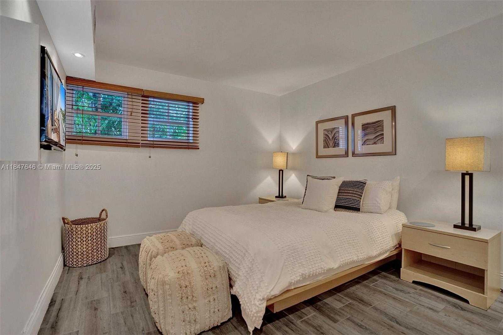 Small Image of 345 VIRGINIA ST, Hollywood Number 48