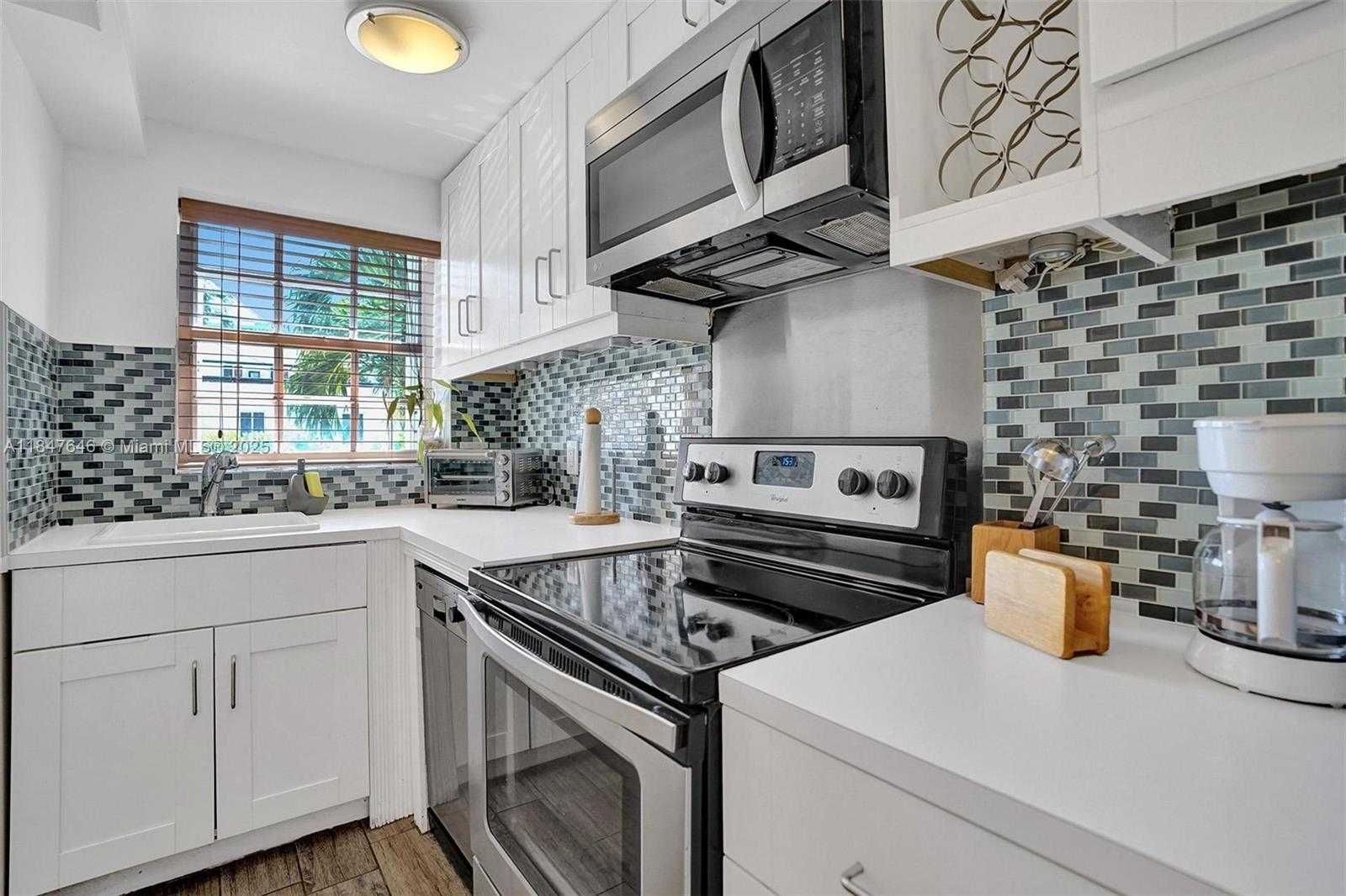 Small Image of 345 VIRGINIA ST, Hollywood Number 49