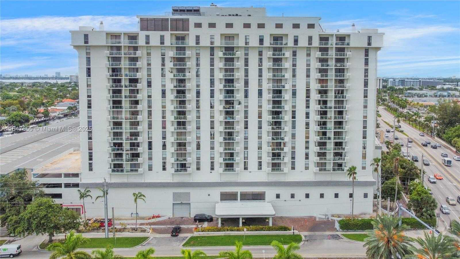 Small Image of 13499 BISCAYNE BLVD #407, North Miami Number 1