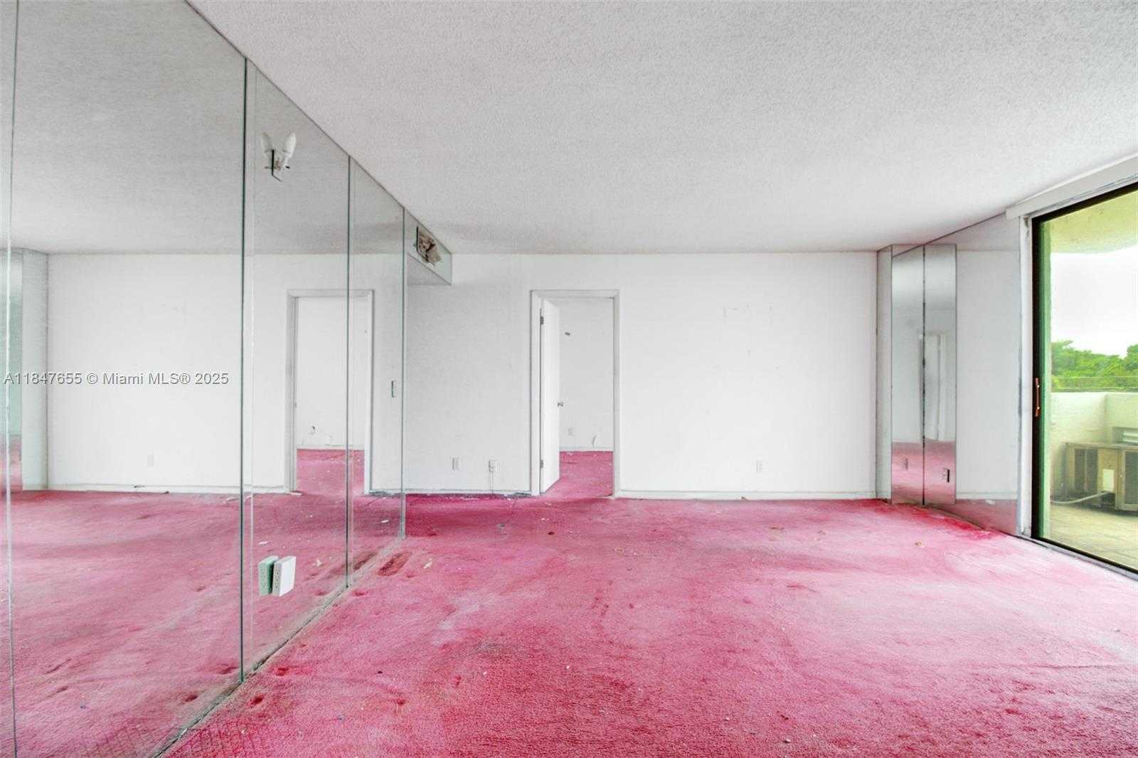 Small Image of 13499 BISCAYNE BLVD #407, North Miami Number 11