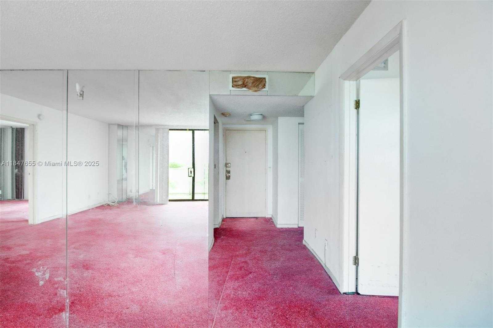 Small Image of 13499 BISCAYNE BLVD #407, North Miami Number 14