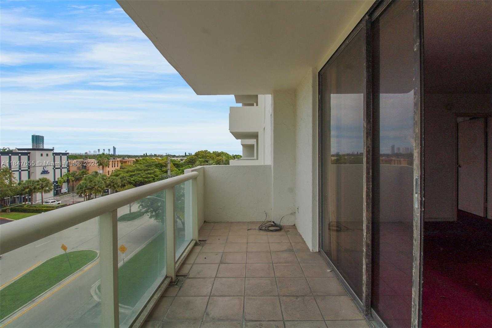 Small Image of 13499 BISCAYNE BLVD #407, North Miami Number 16