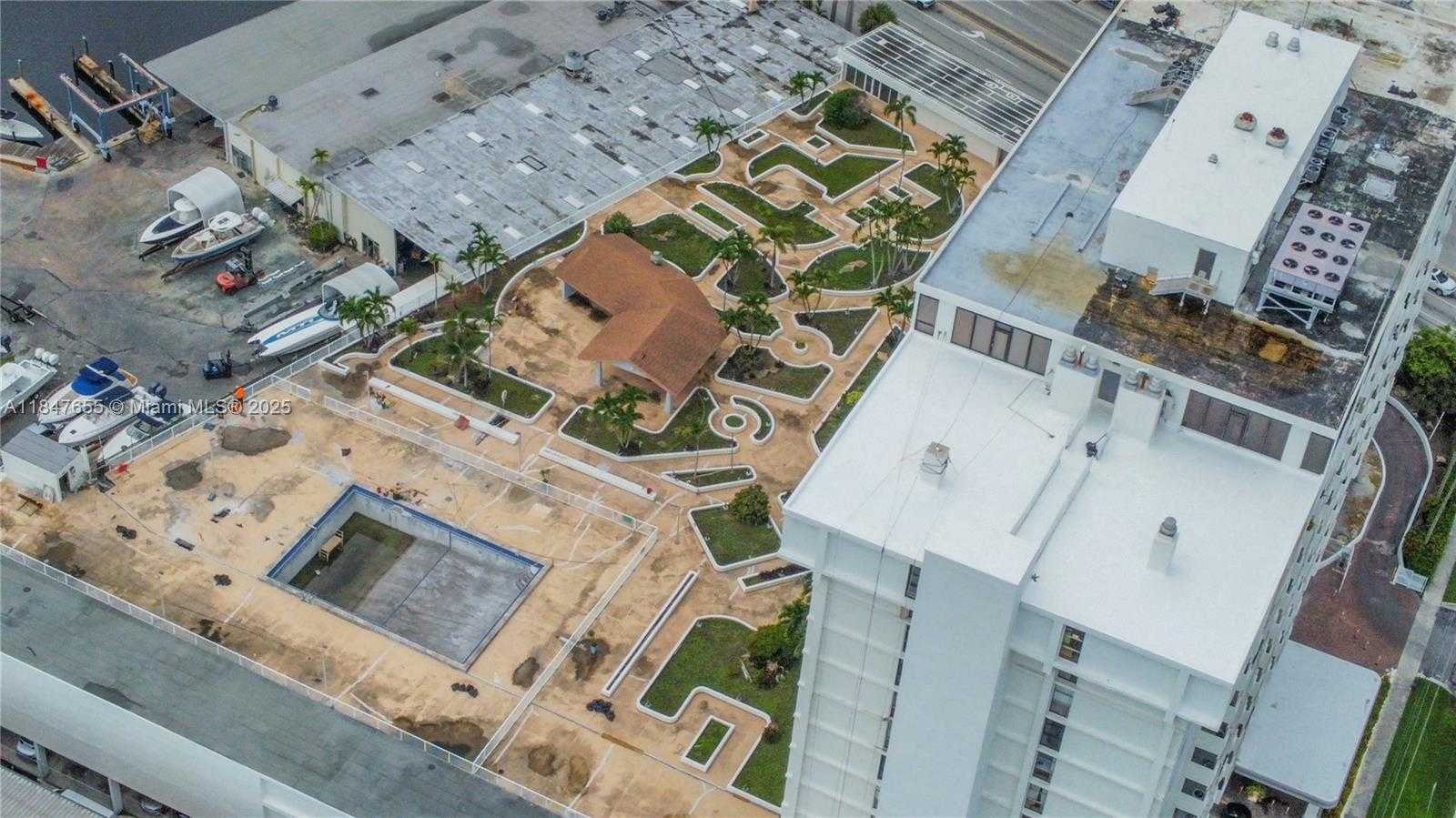 Small Image of 13499 BISCAYNE BLVD #407, North Miami Number 19