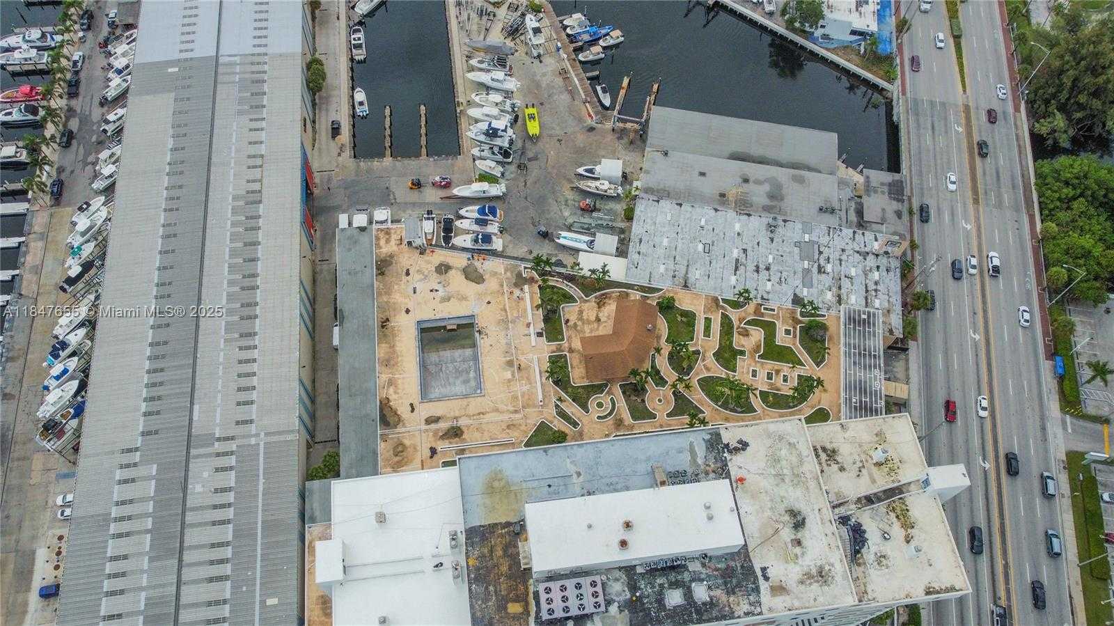 Small Image of 13499 BISCAYNE BLVD #407, North Miami Number 20