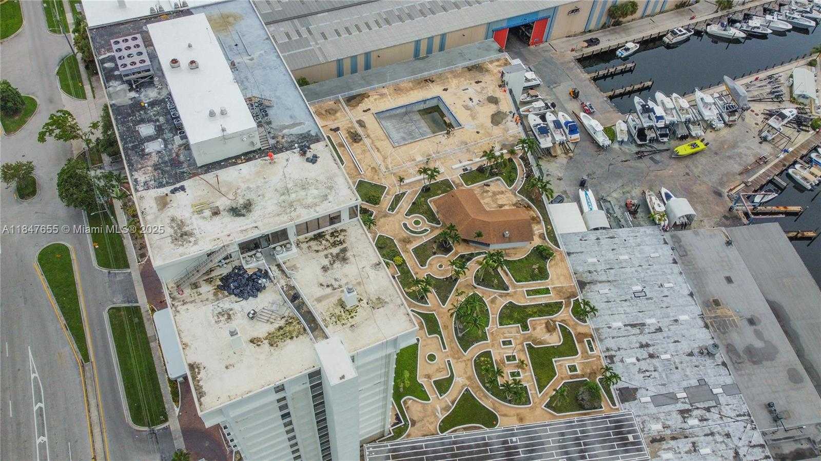 Small Image of 13499 BISCAYNE BLVD #407, North Miami Number 21