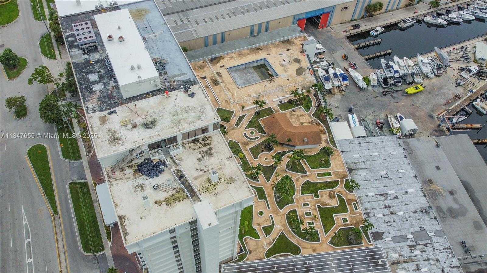 Small Image of 13499 BISCAYNE BLVD #407, North Miami Number 22