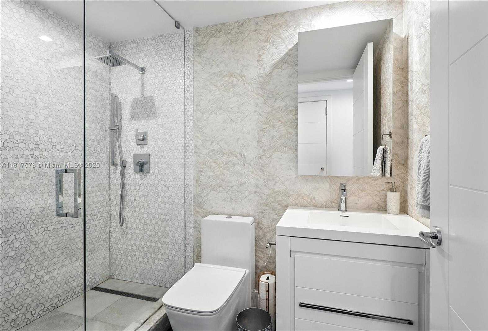 Small Image of 1435 BRICKELL AVE #3512, Miami Number 14