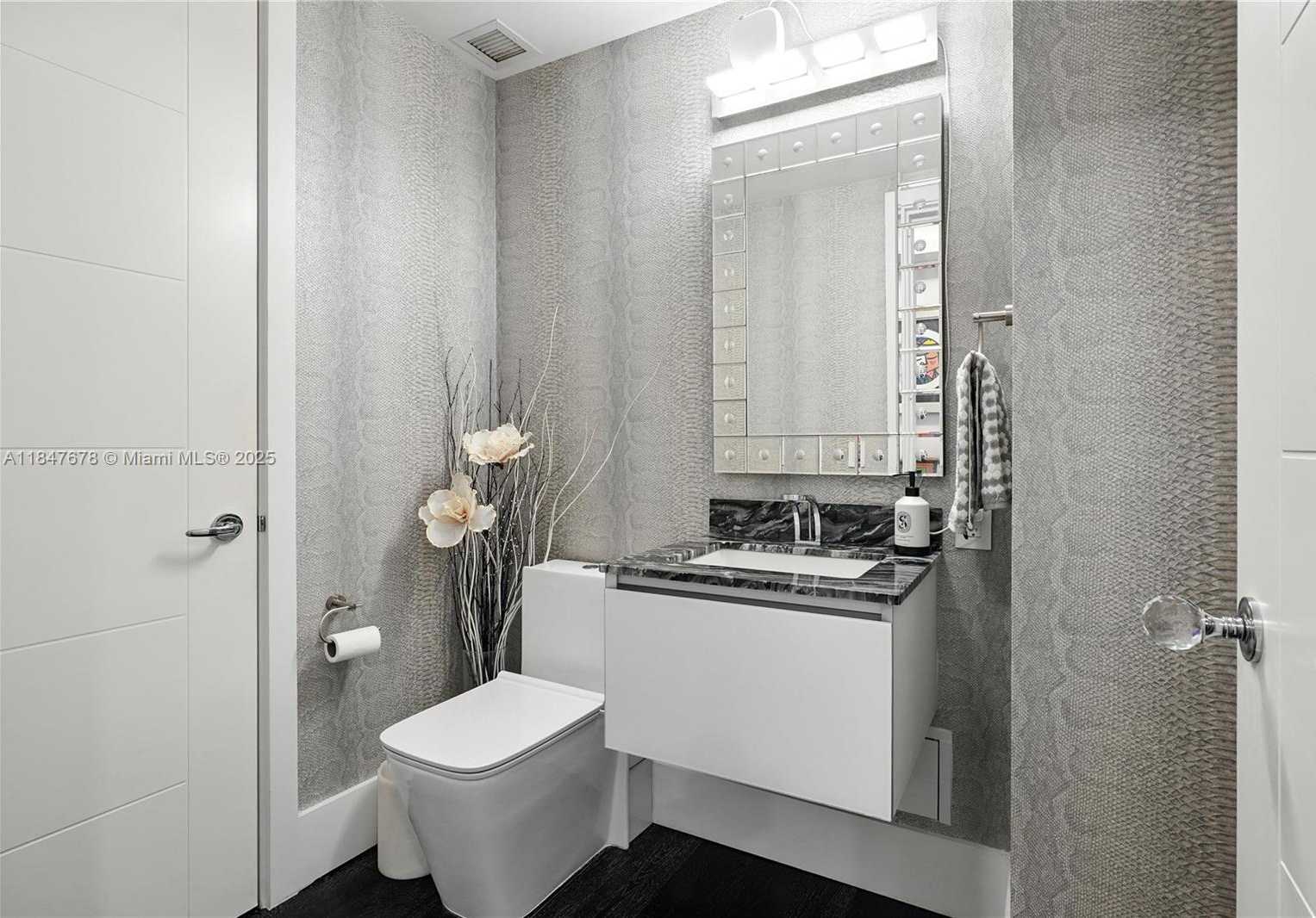 Small Image of 1435 BRICKELL AVE #3512, Miami Number 15