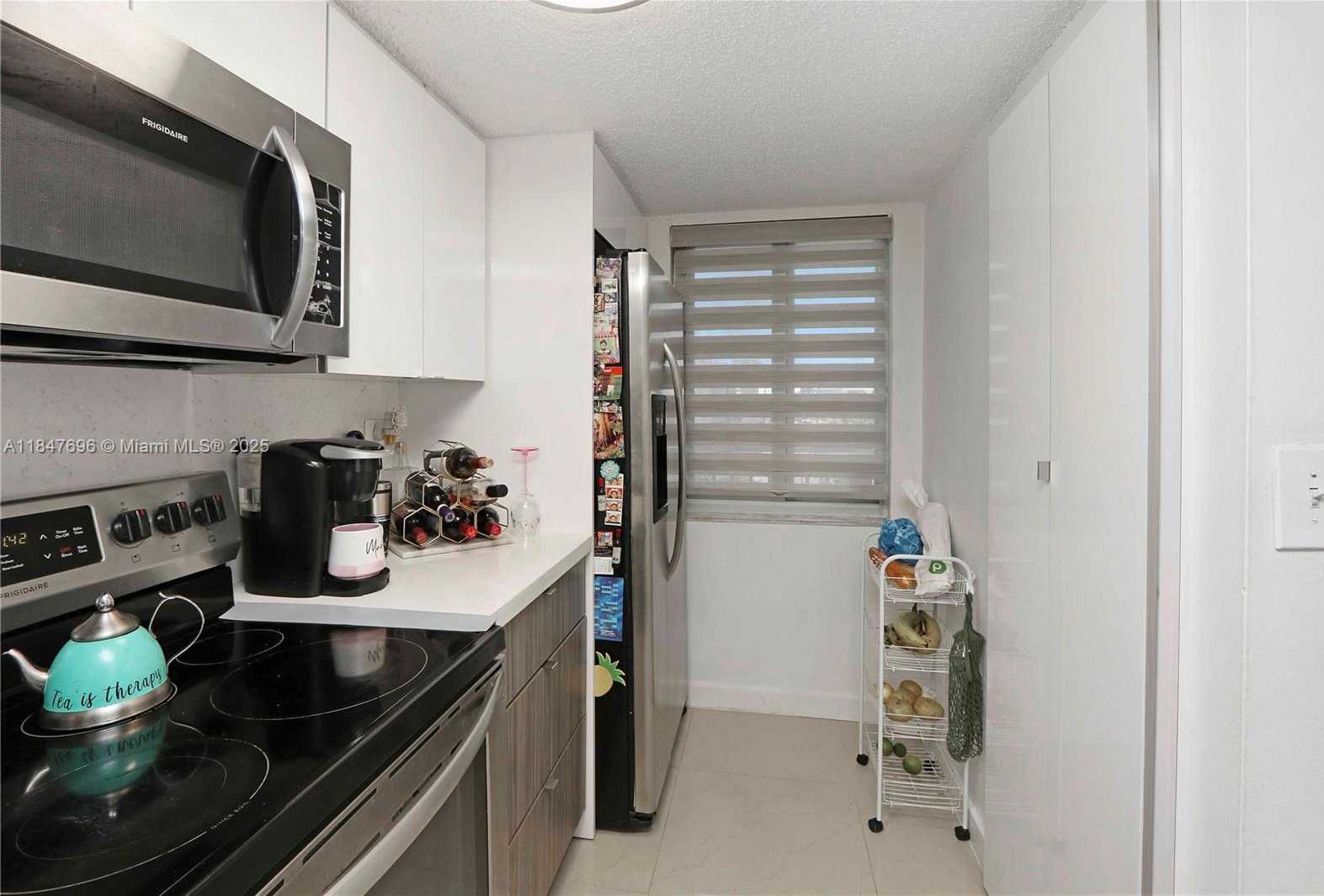 Small Image of 9917 WEST OKEECHOBEE RD #3-303, Hialeah Gardens Number 4