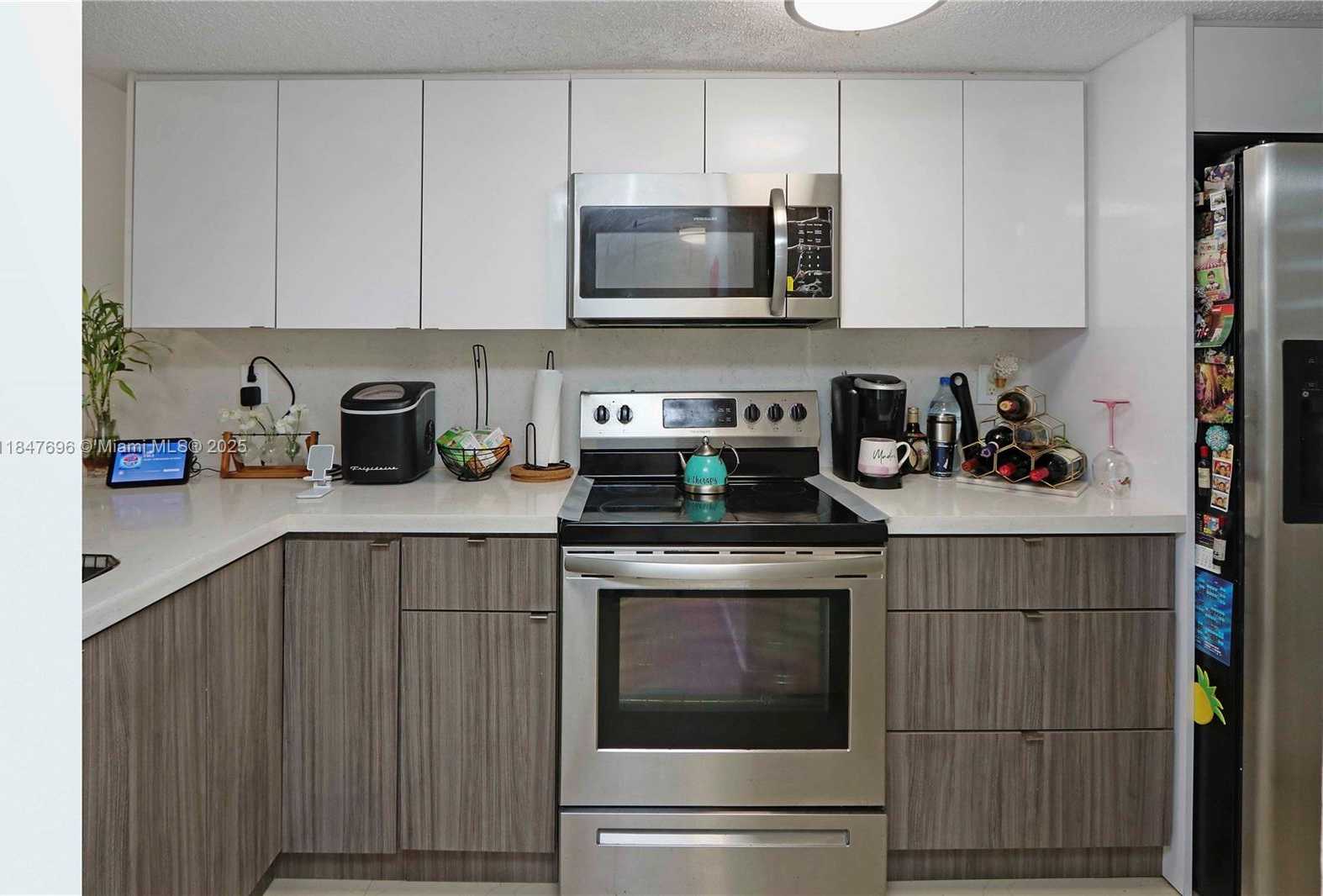 Small Image of 9917 WEST OKEECHOBEE RD #3-303, Hialeah Gardens Number 5
