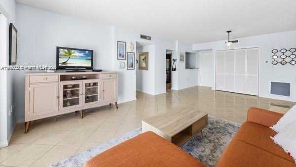 Small Image of 3850 WASHINGTON ST #910, Hollywood Number 6