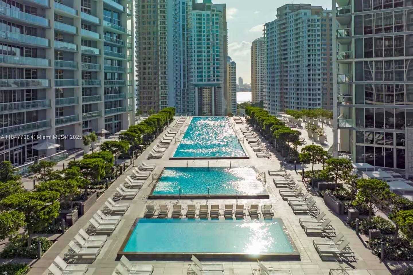 Small Image of 485 BRICKELL AVE #3503, Miami Number 11
