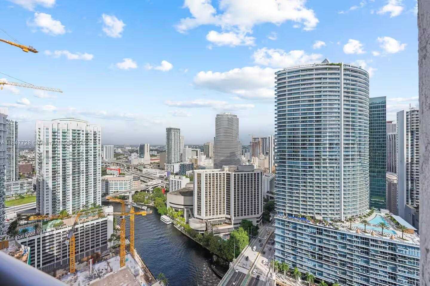 Small Image of 485 BRICKELL AVE #3503, Miami Number 14
