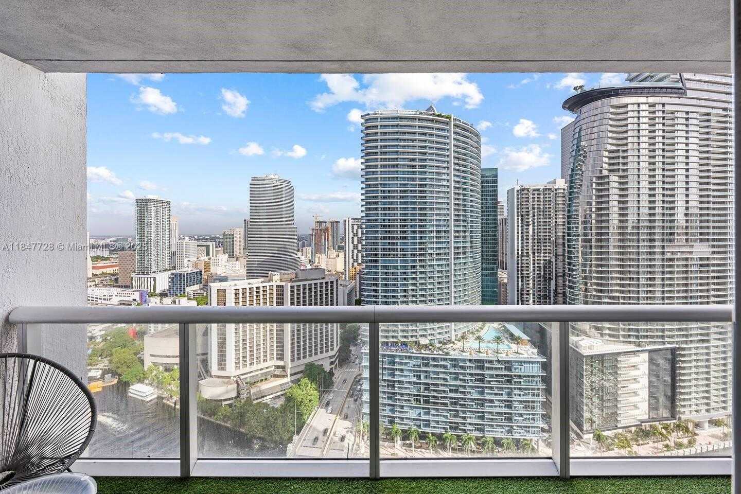 Small Image of 485 BRICKELL AVE #3503, Miami Number 15