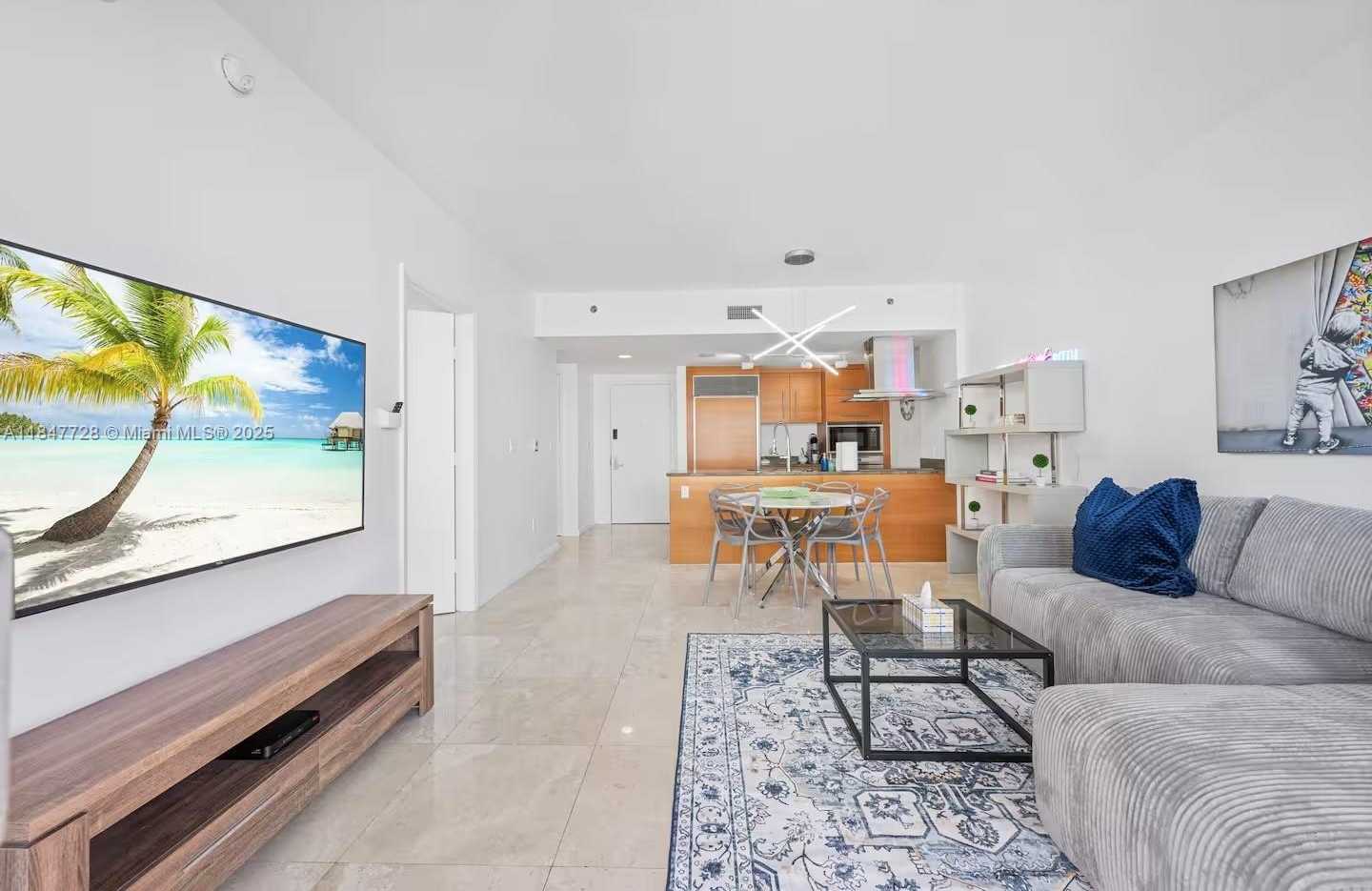 Small Image of 485 BRICKELL AVE #3503, Miami Number 4