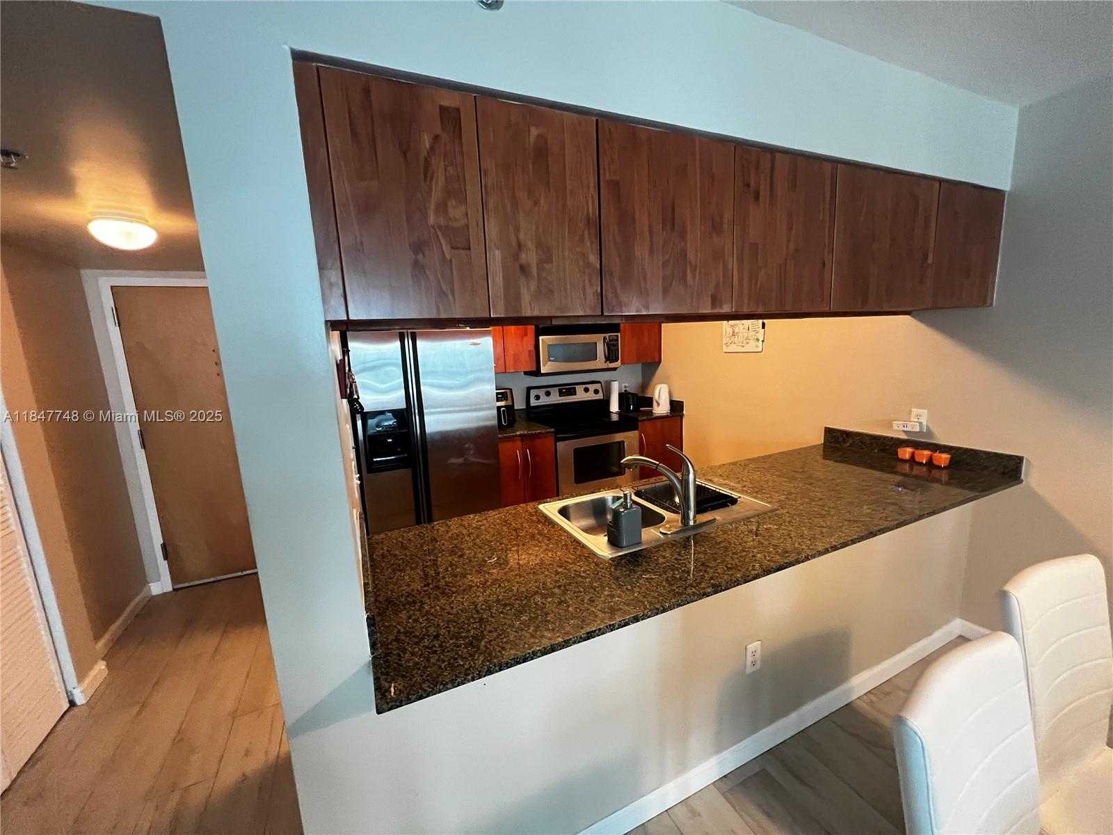 Small Image of 1200 BRICKELL BAY DR #3414, Miami Number 14