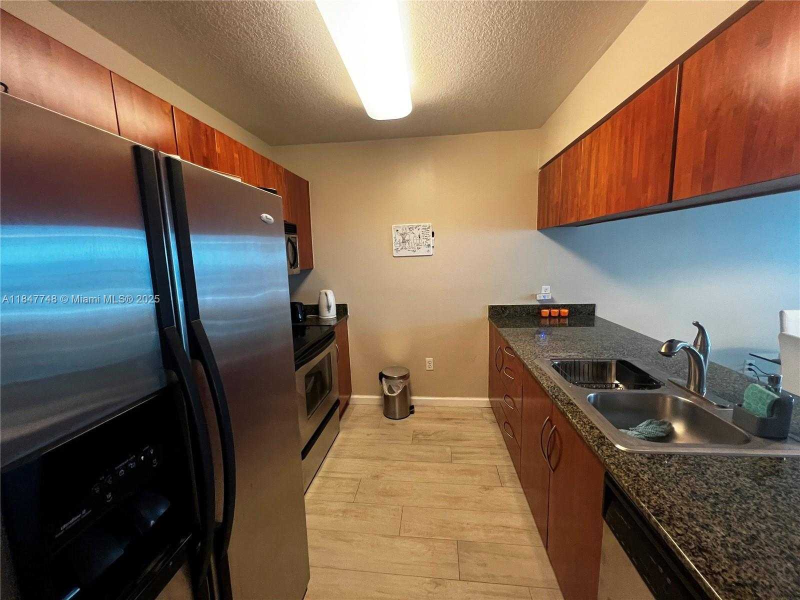 Small Image of 1200 BRICKELL BAY DR #3414, Miami Number 16