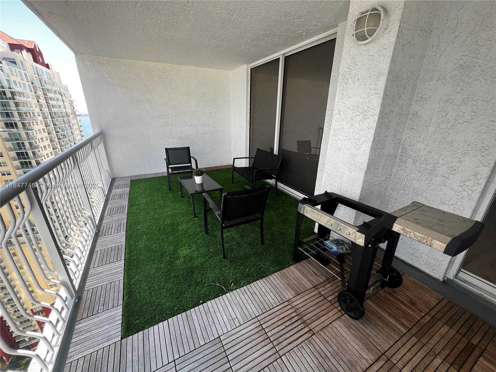 Small Image of 1200 BRICKELL BAY DR #3414, Miami Number 2