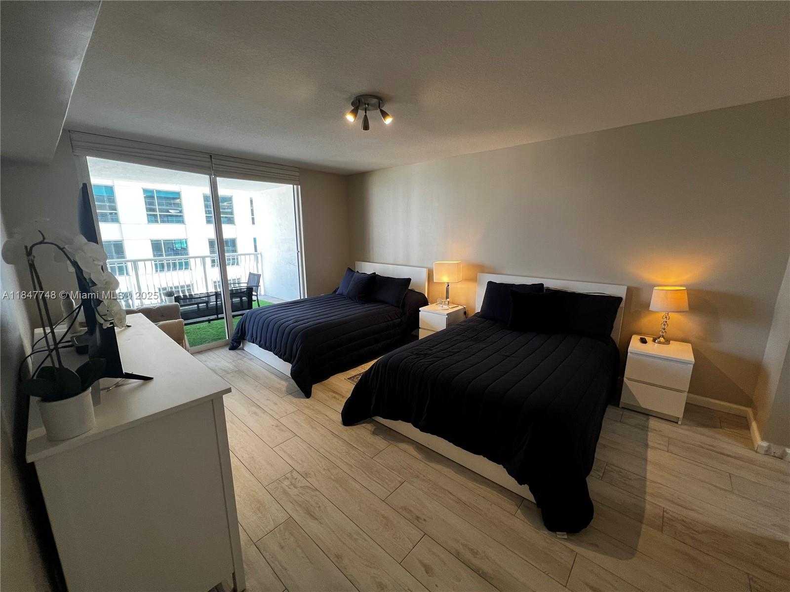 Small Image of 1200 BRICKELL BAY DR #3414, Miami Number 22