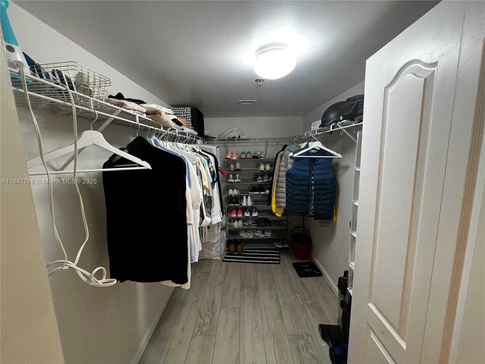 Small Image of 1200 BRICKELL BAY DR #3414, Miami Number 28