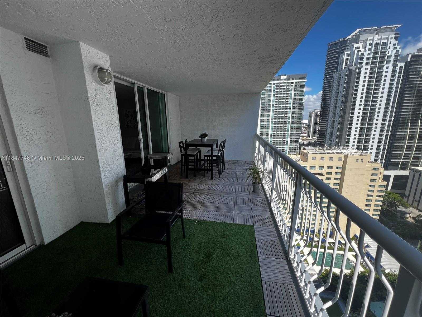 Small Image of 1200 BRICKELL BAY DR #3414, Miami Number 3