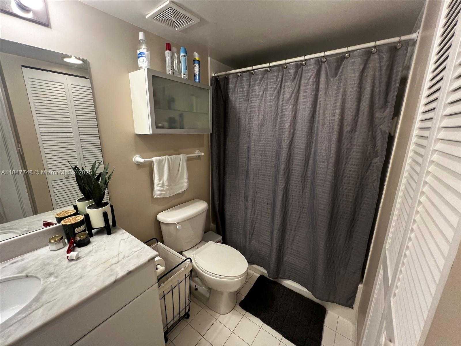 Small Image of 1200 BRICKELL BAY DR #3414, Miami Number 31