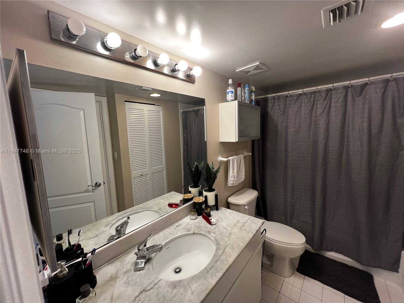 Small Image of 1200 BRICKELL BAY DR #3414, Miami Number 33