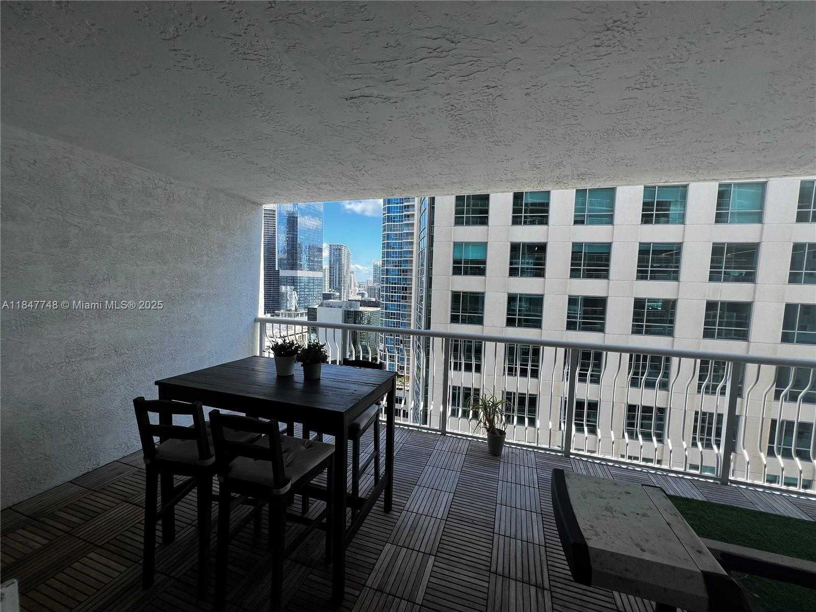 Small Image of 1200 BRICKELL BAY DR #3414, Miami Number 5